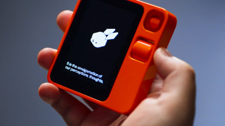 How the Rabbit R1 is Revolutionizing the World of Artificial Intelligence